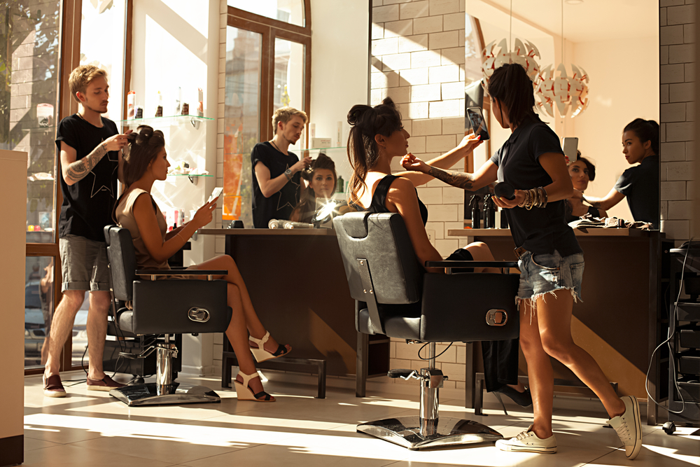 CUTTING OUT INSURANCE ISSUES IN HAIRDRESSING AND BEAUTY SERVICES