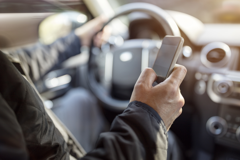 FEAR OF MISSING OUT (FOMO) LEADS MOTORISTS TO CHECK SOCIAL MEDIA WHILE DRIVING